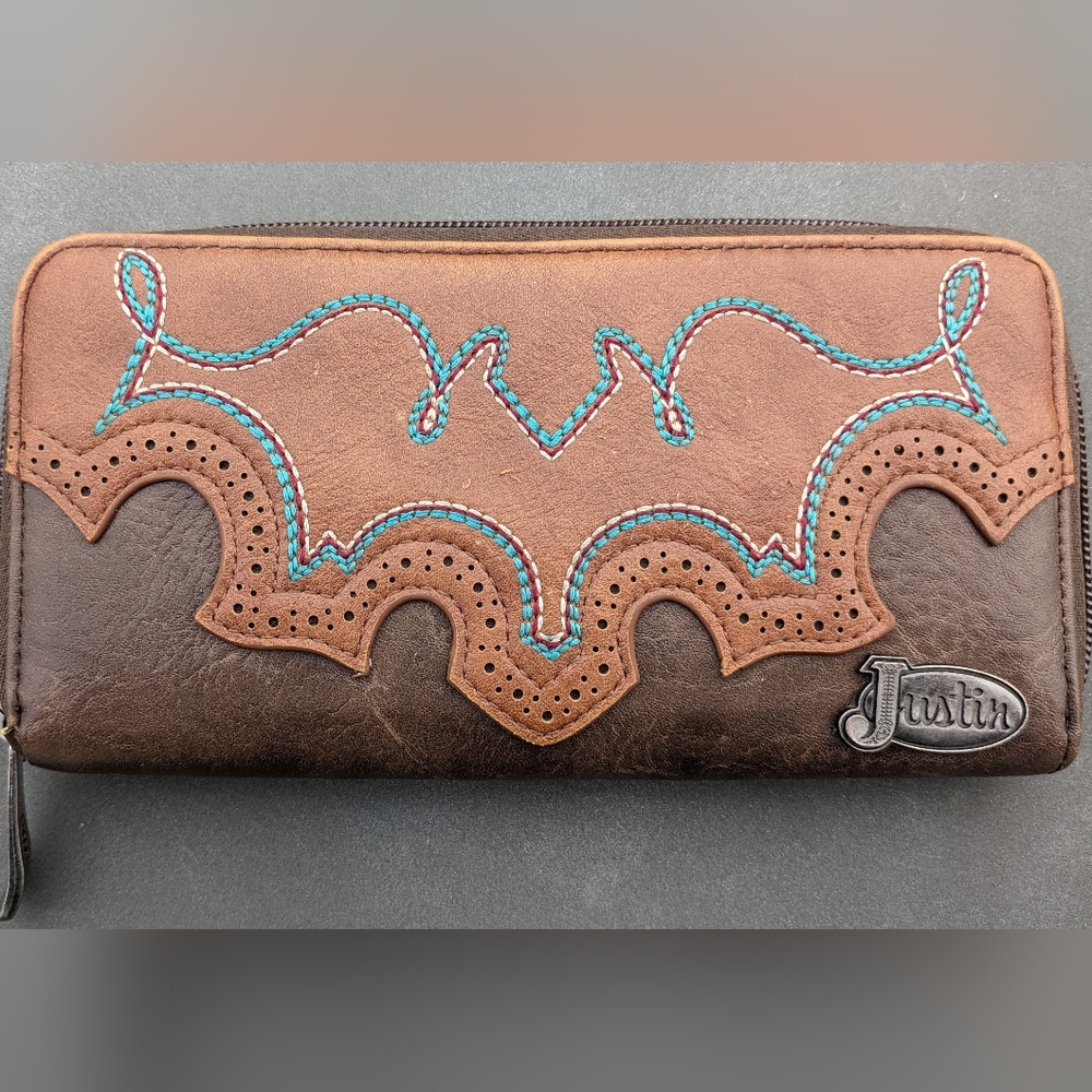 Justin woman's wallet